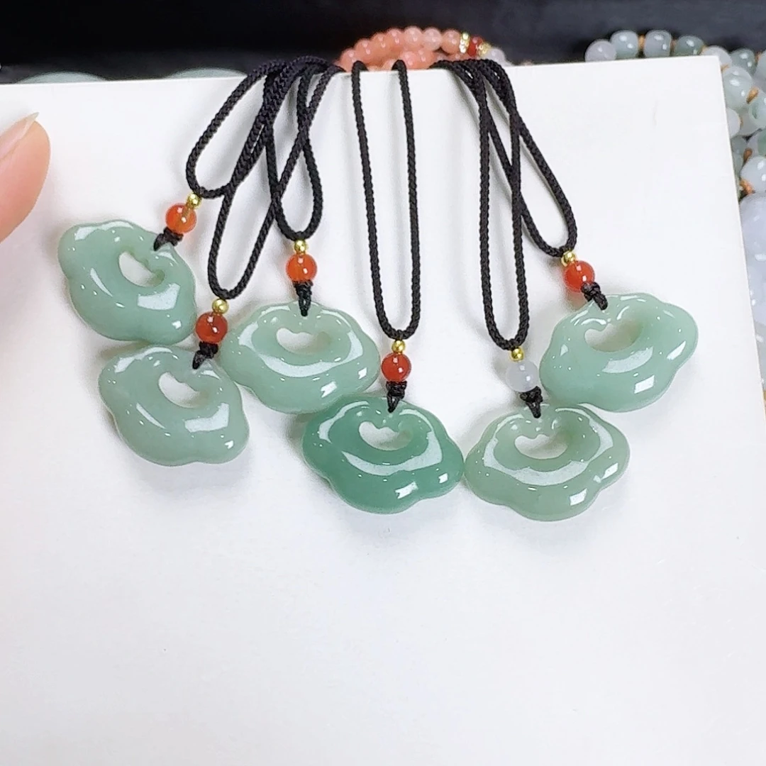 石英质玉未镶嵌颈饰如意锁多样性发其一