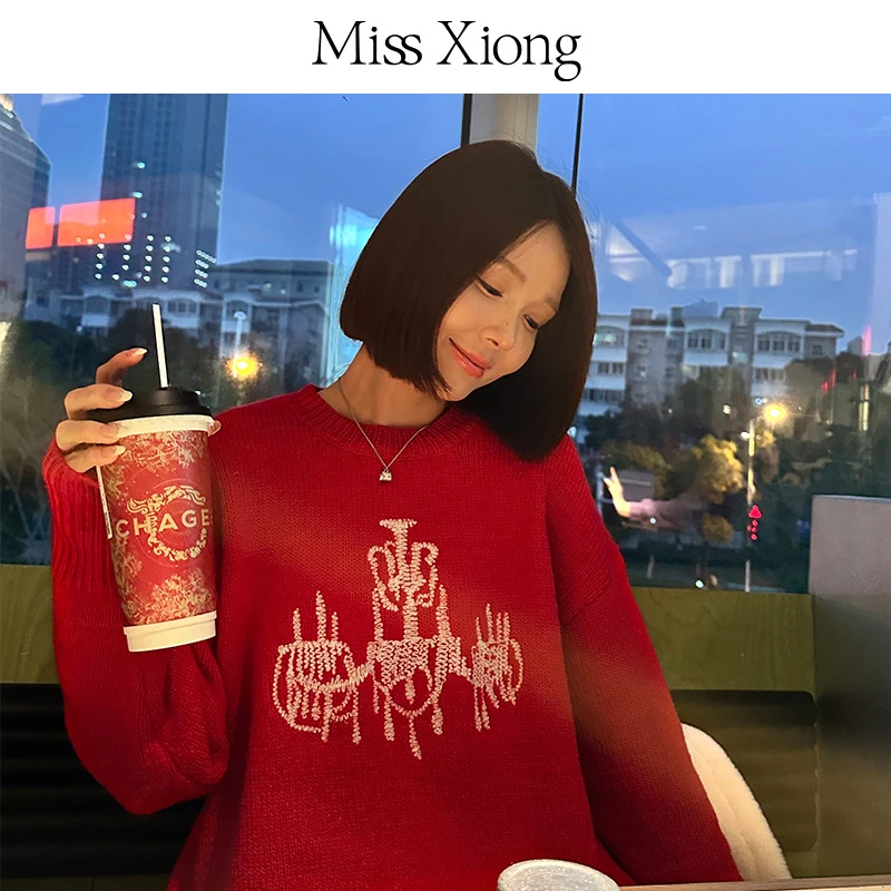 Miss Xiong 2025春季新款红色新年穿搭圆领宽松毛衣针织衫REILLYY