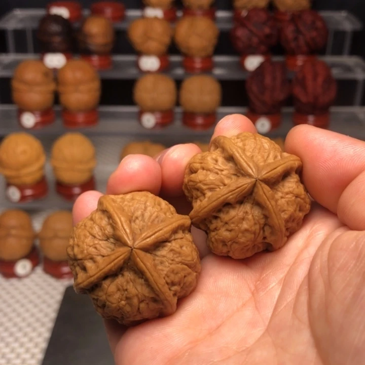 4***丶文玩核桃把件58舍利子