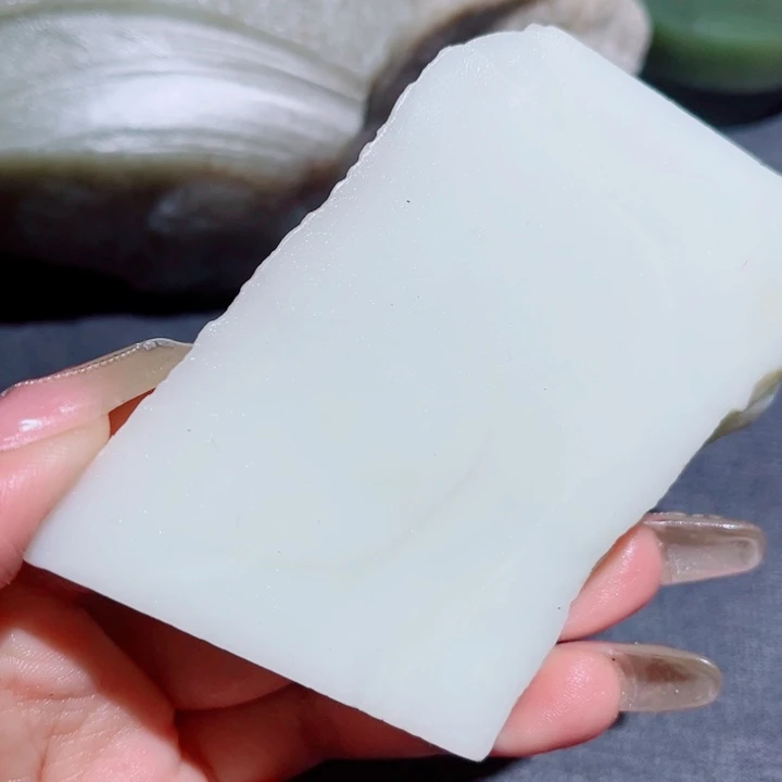 和田玉（糖玉）未镶嵌珠宝奇石