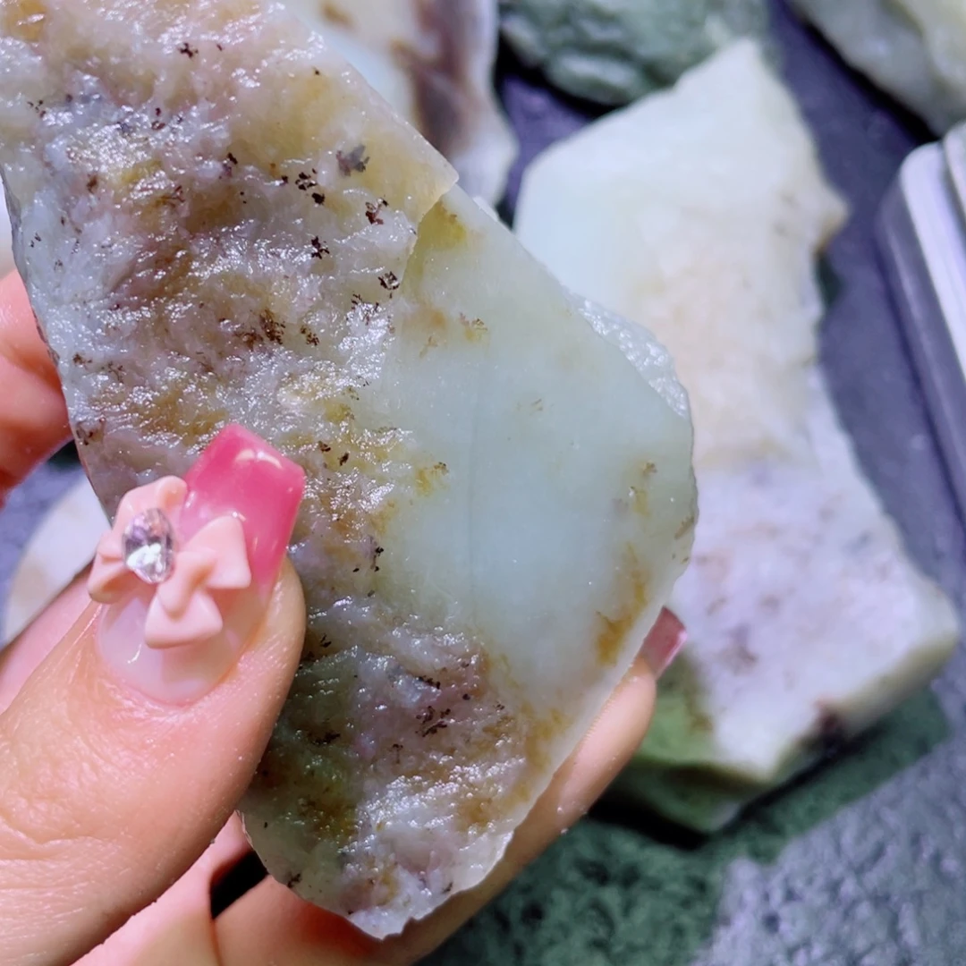 和田玉未镶嵌珠宝半成品