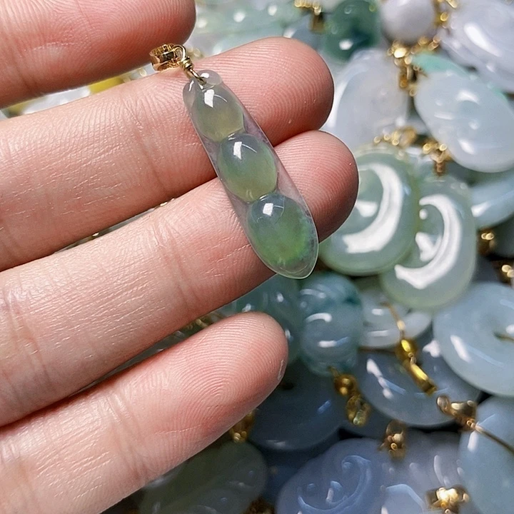 翡翠未镶嵌颈饰天然A货翡翠