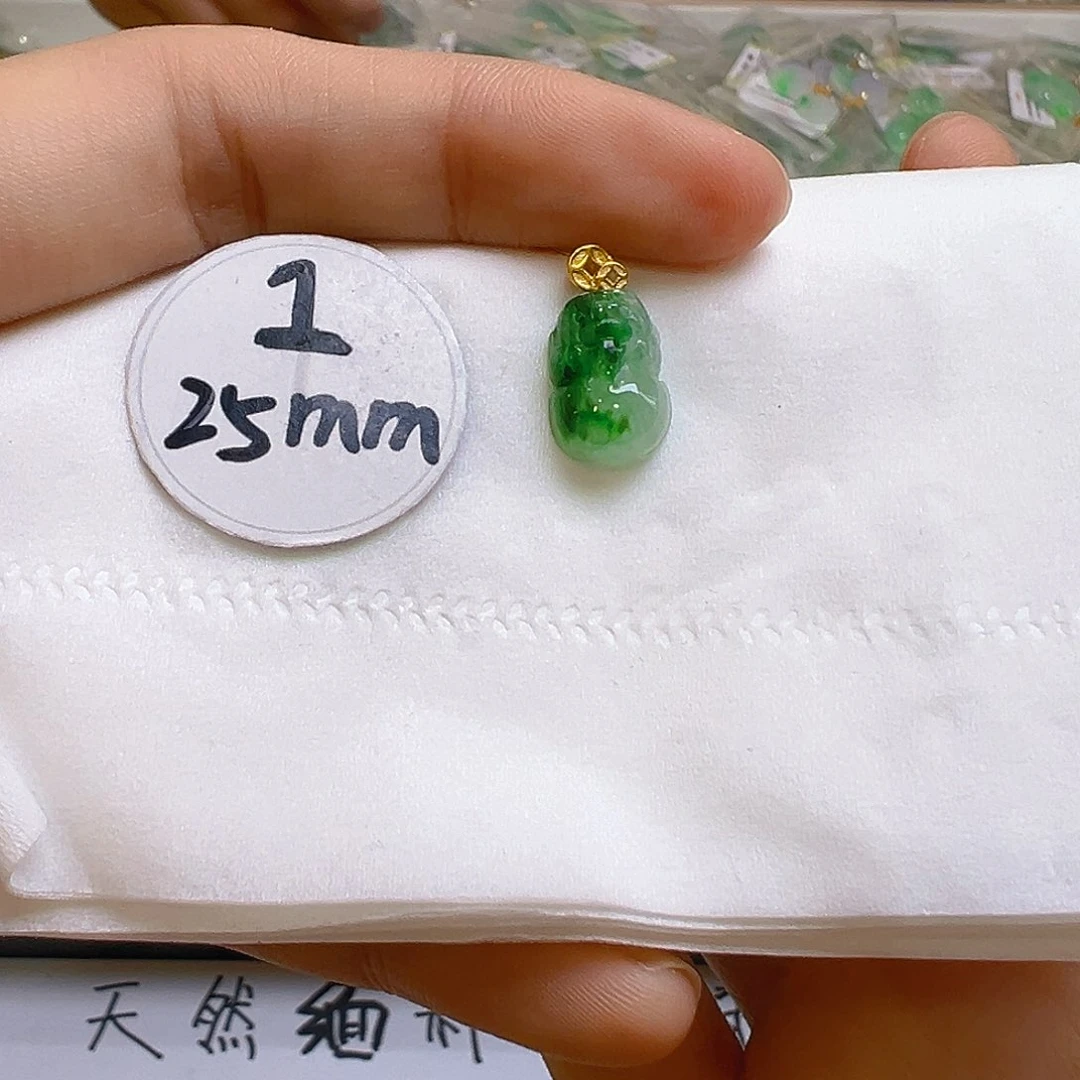 翡翠颈饰18K金镶嵌翡翠