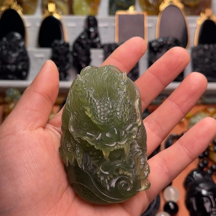 军***哥蛇纹石玉未镶嵌颈饰