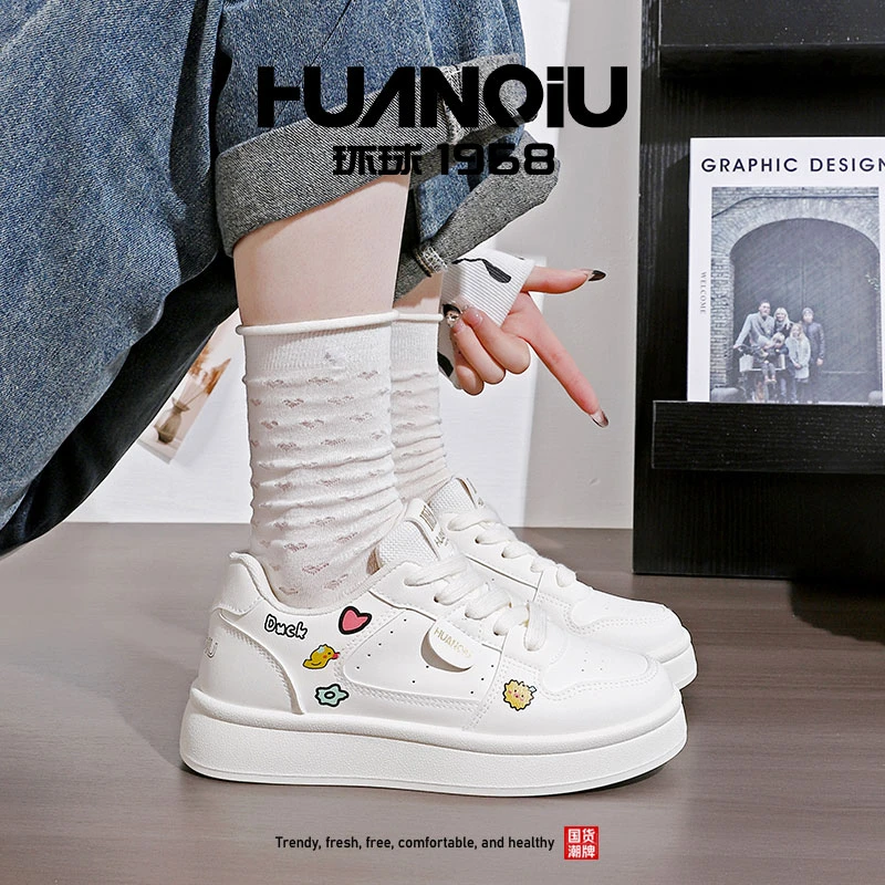 环球爆款2026新款春季高颜值ins风透气小白鞋女鞋休日系百搭款