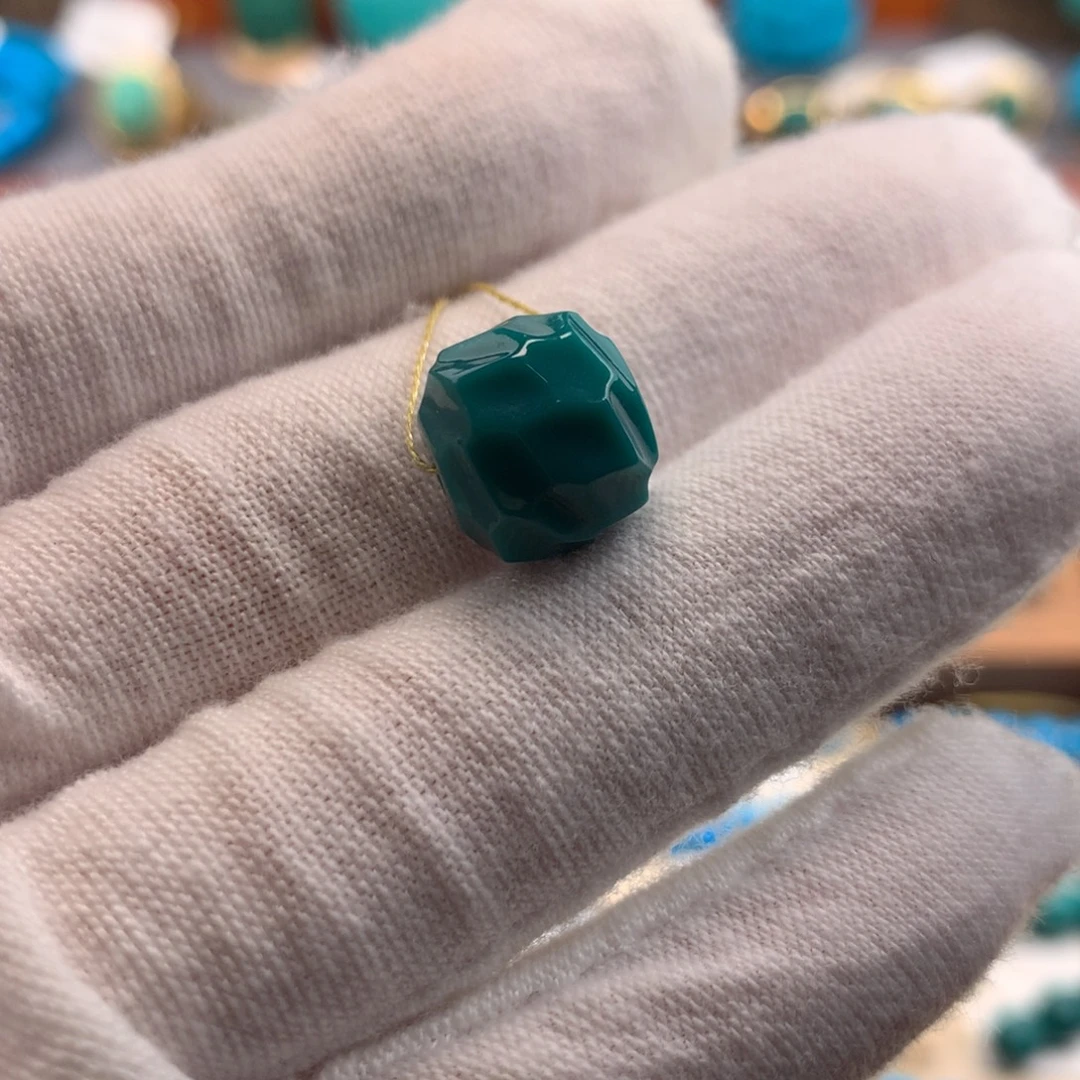 绿松石未镶嵌绿松石11*10mm