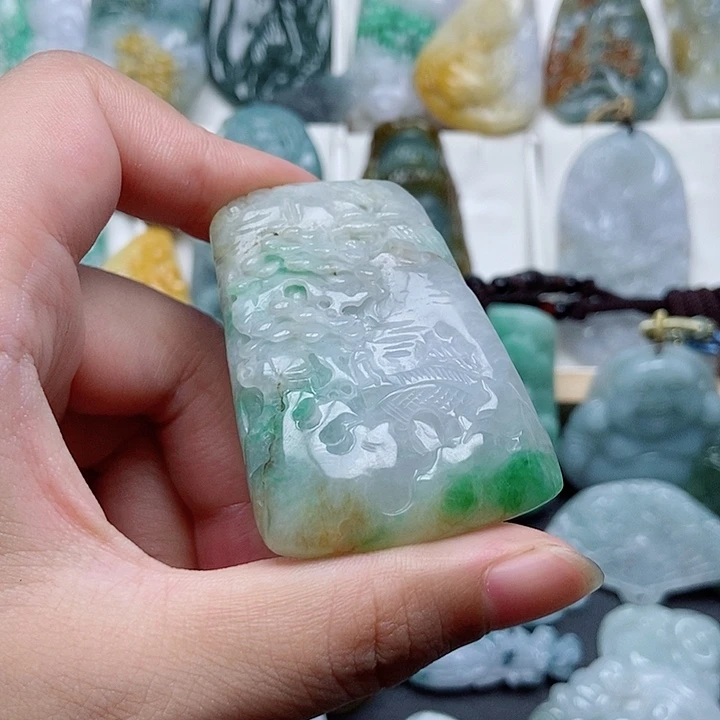 翡翠未镶嵌颈饰翡翠