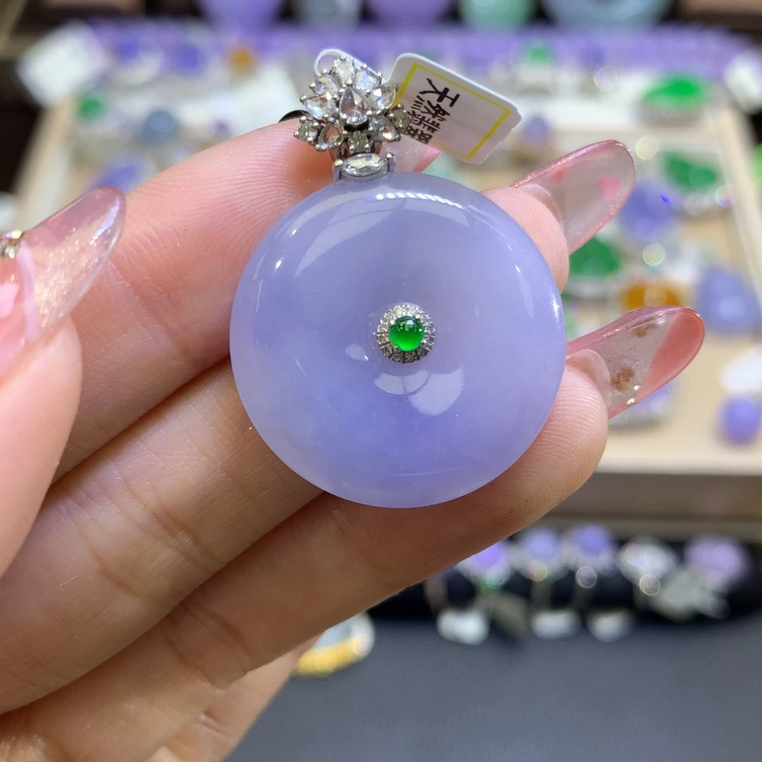 翡翠颈饰18K金镶嵌翡翠