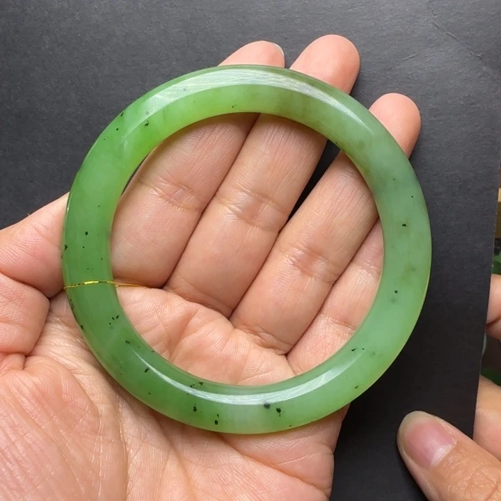 和田玉手镯未镶嵌圈口58mm