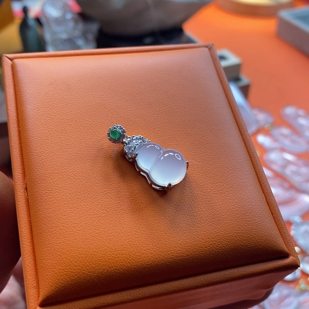 石英质玉颈饰未镶嵌