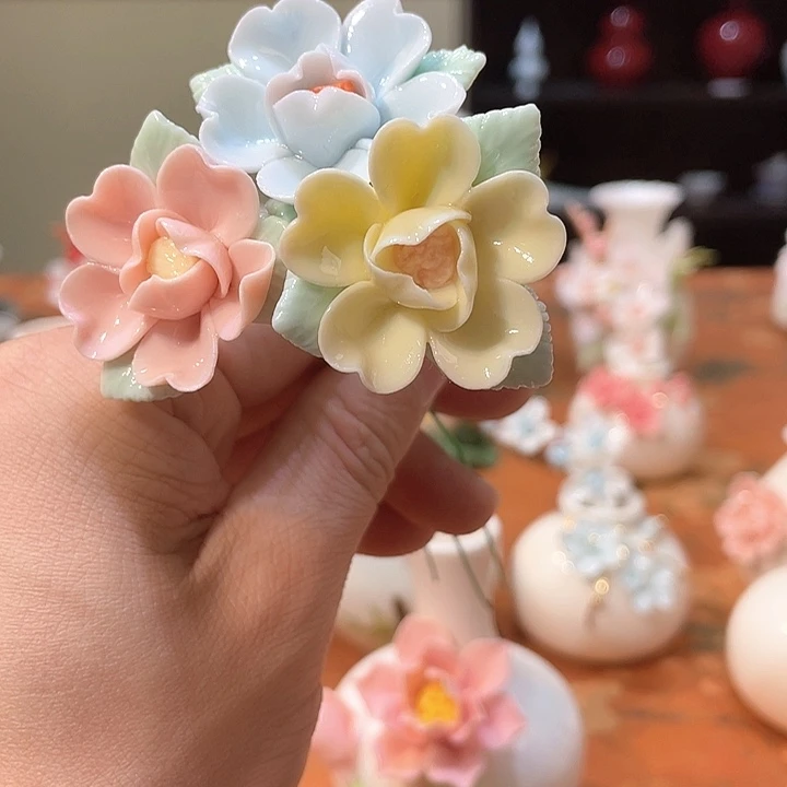 手工陶瓷精致摆件