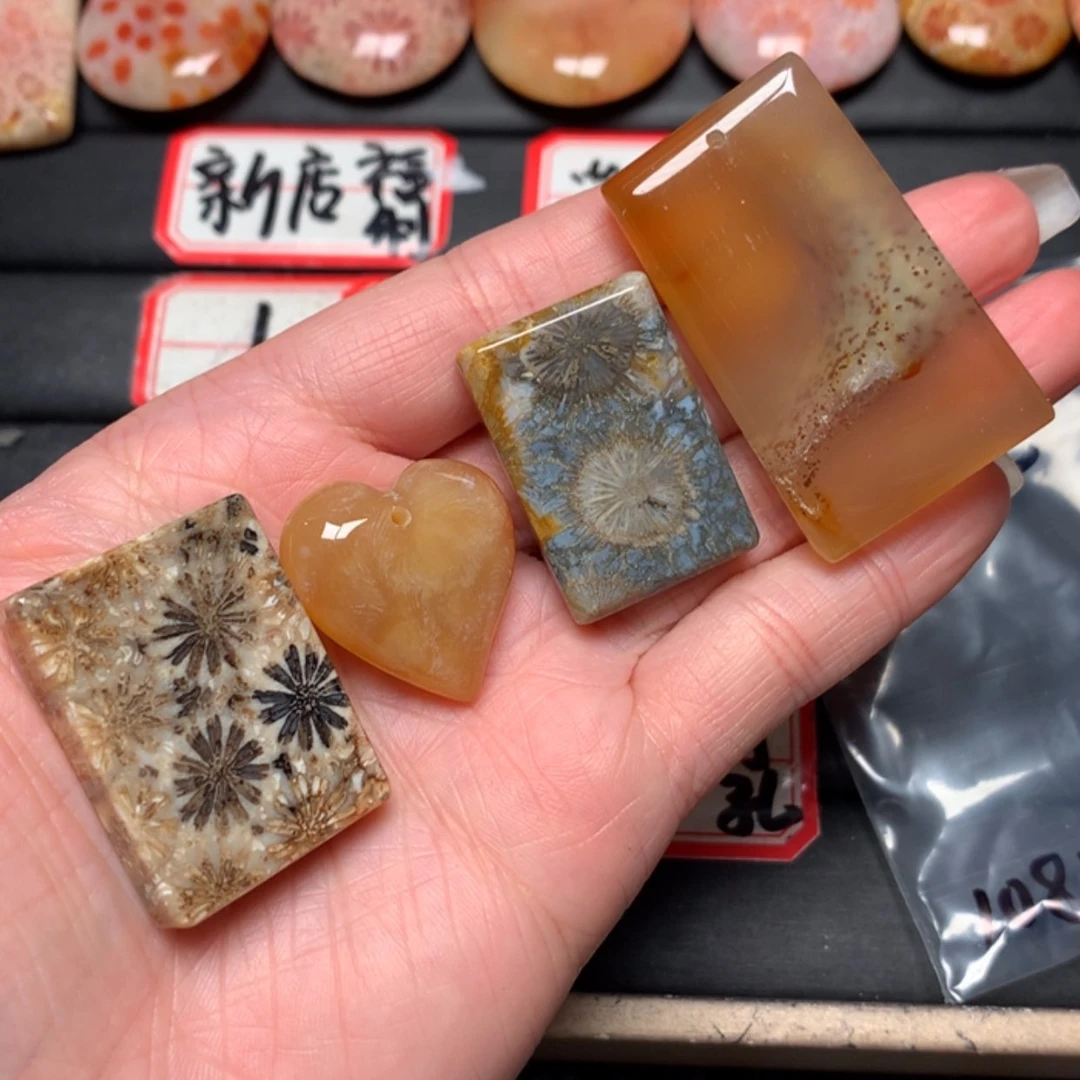 【闪购商品】硅化玉颈饰未镶嵌莫*