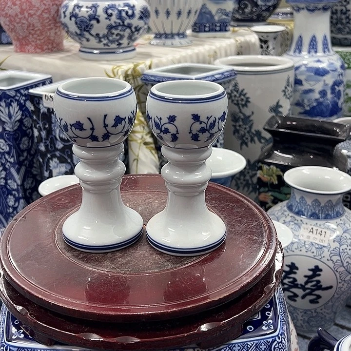 摆件青花瓷手工手绘高温釉下彩，居家摆件烛台一对