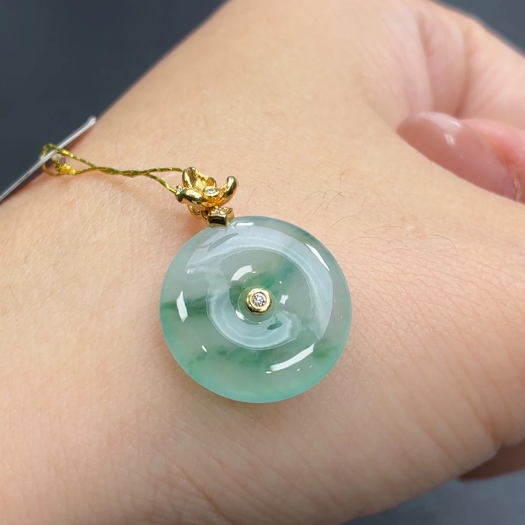 翡翠18K金镶嵌颈饰