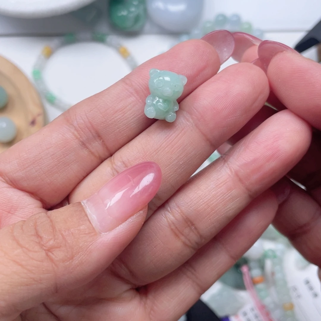 翡翠未镶嵌颈饰678898988