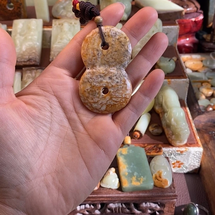 岫岩河磨玉（透闪石质玉）未镶嵌颈饰