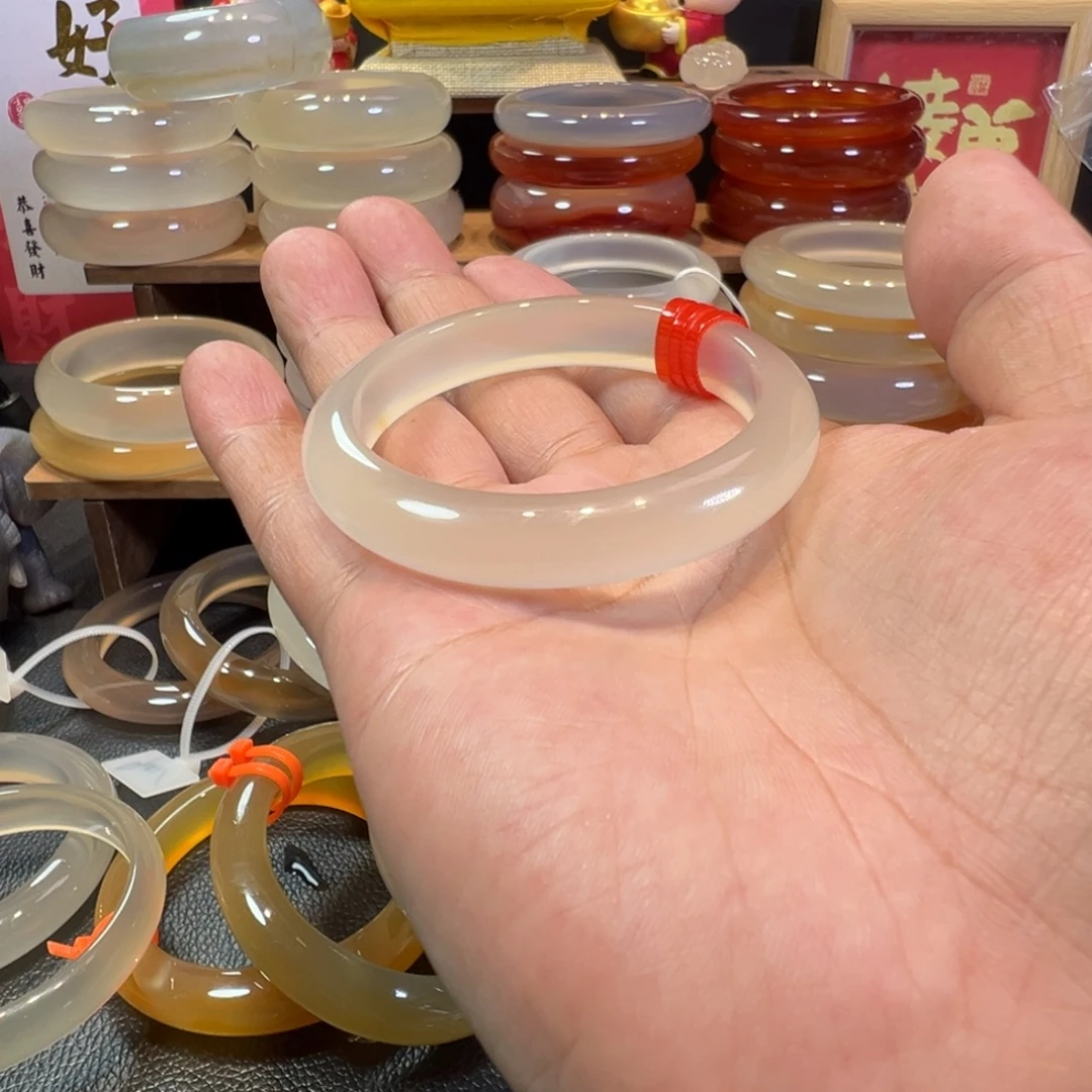 咕***瓜手镯玛瑙/玉髓未镶嵌