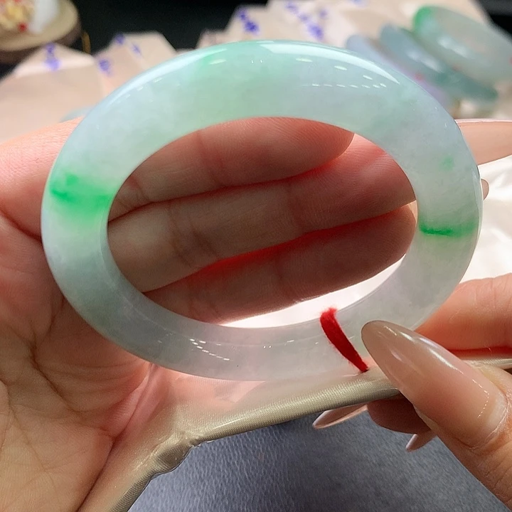 翡翠未镶嵌手镯54.5元大漏