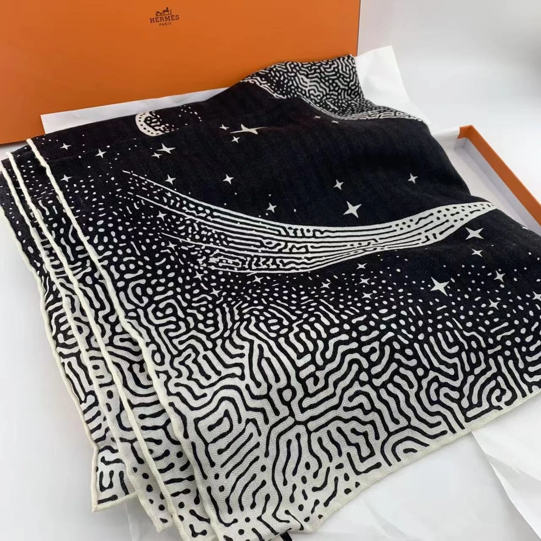 未使用 Hermes/爱马仕 Hermes/爱马仕 黑色丝巾bwz12585