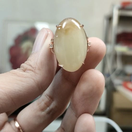 健***姐和田玉未镶嵌戒指