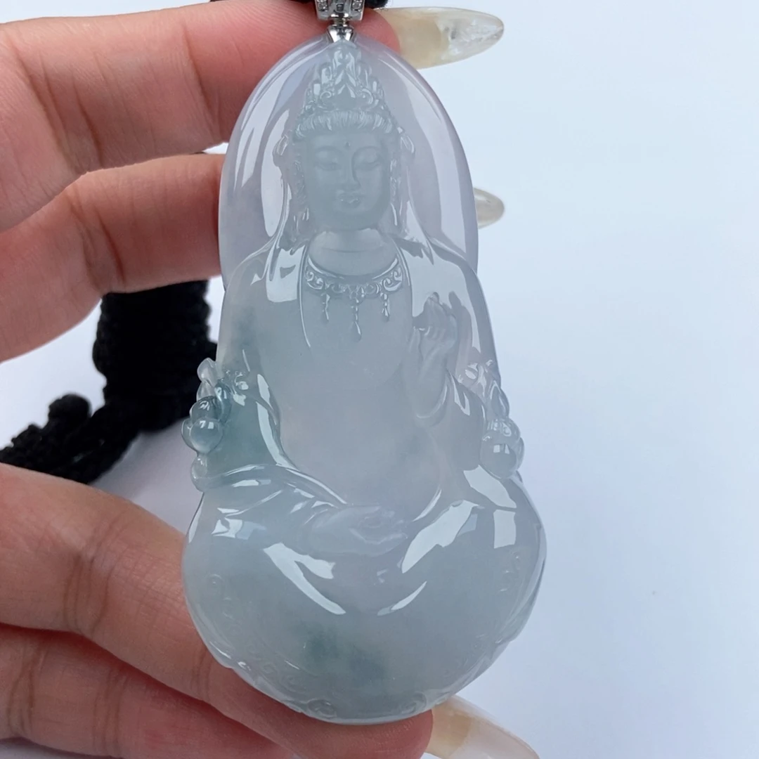颈饰未镶嵌翡翠素衣观音