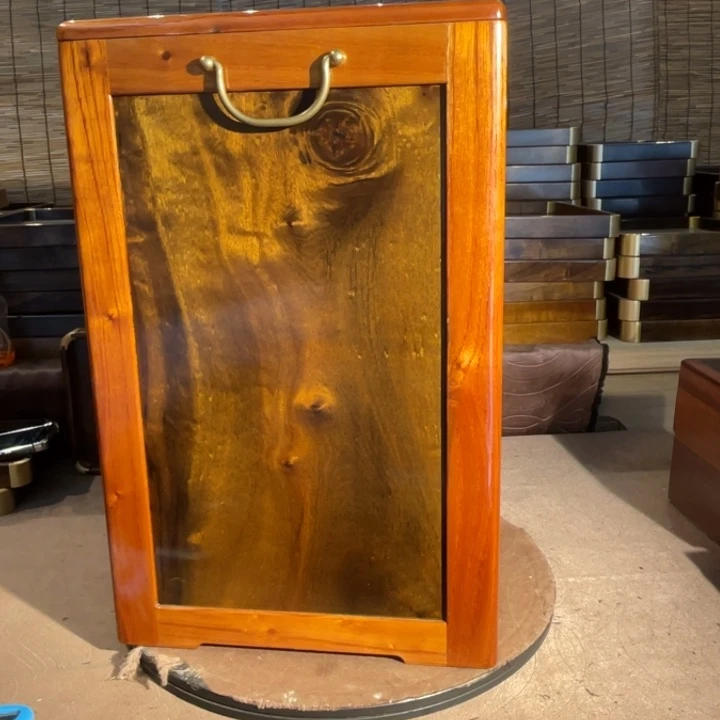 金丝楠c****8金丝楠木箱子