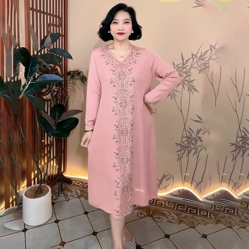 轻奢风镶钻针织毛衣裙春季新款洋气减龄A字裙宽松遮肚显瘦连衣裙