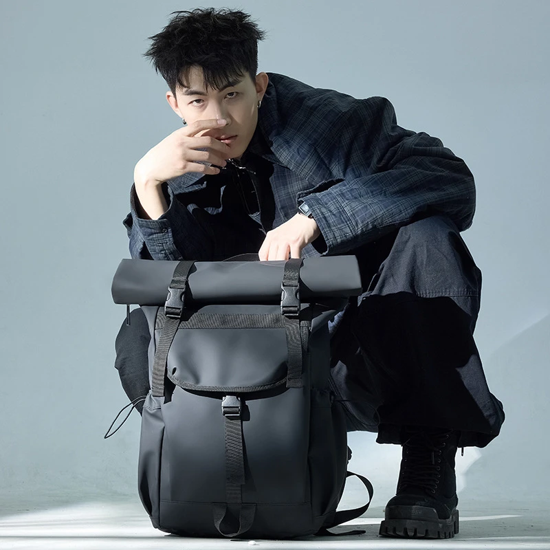 新款卷口出行男士双肩包大容量高级感潮流双肩背包女生旅行双肩包