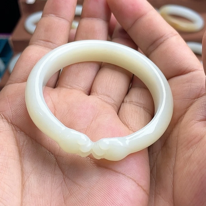 【闪购商品】未镶嵌手镯和田玉