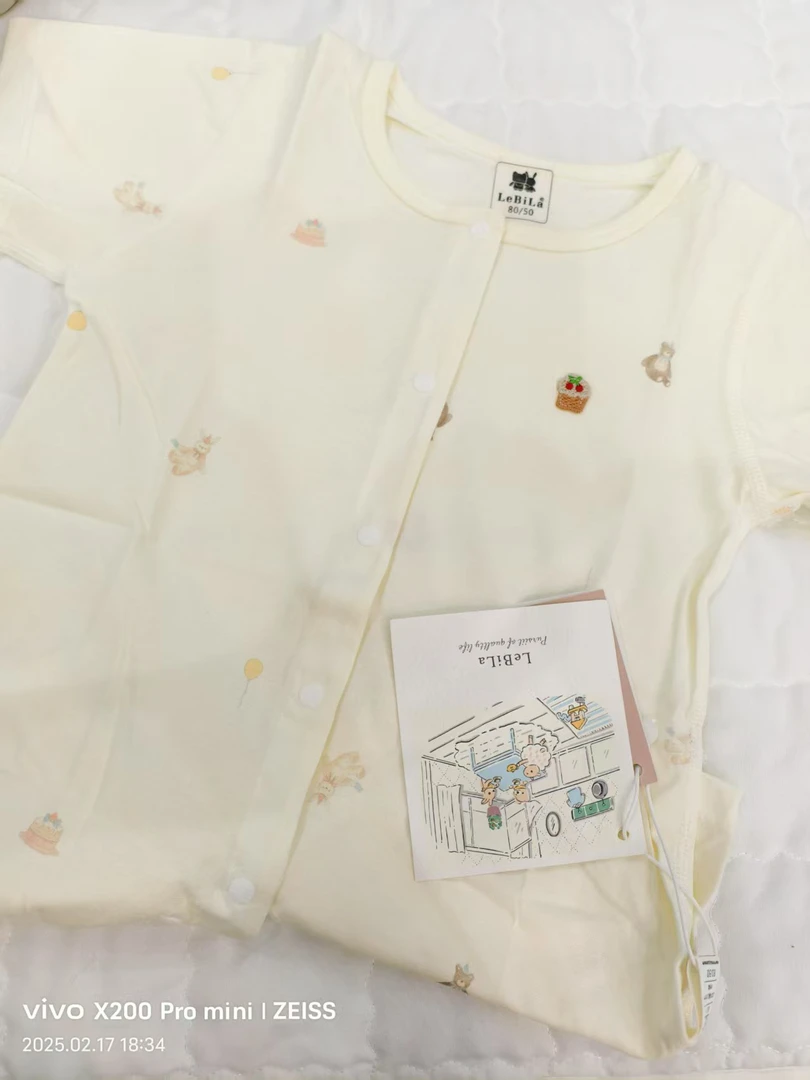 乐比拉100%棉短袖连体短爬夏季薄款婴儿连体衣透气凉爽。