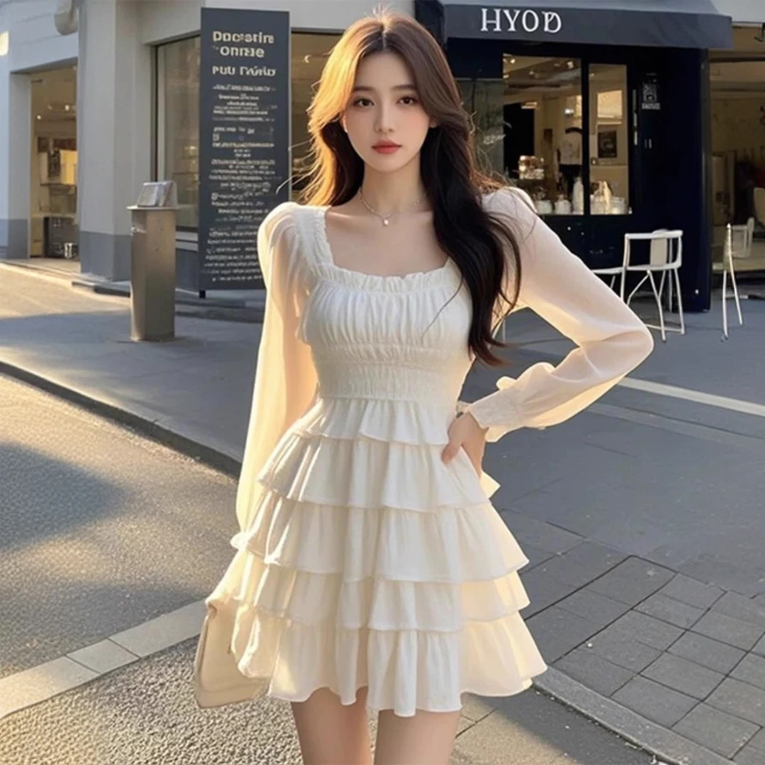 法式绝美气质白色方领连衣裙女装2025春季新款温柔俏皮收腰蛋糕裙
