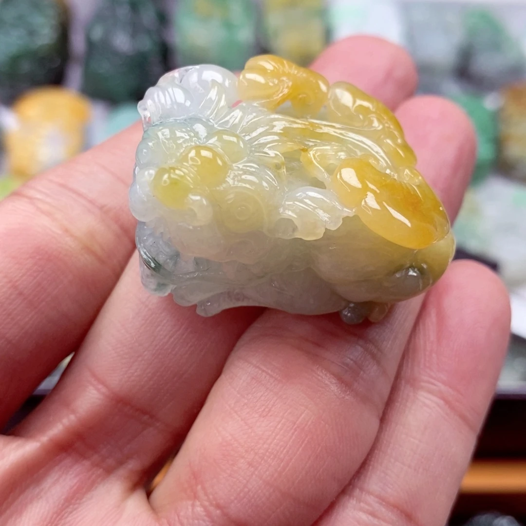 翡翠颈饰未镶嵌翡翠