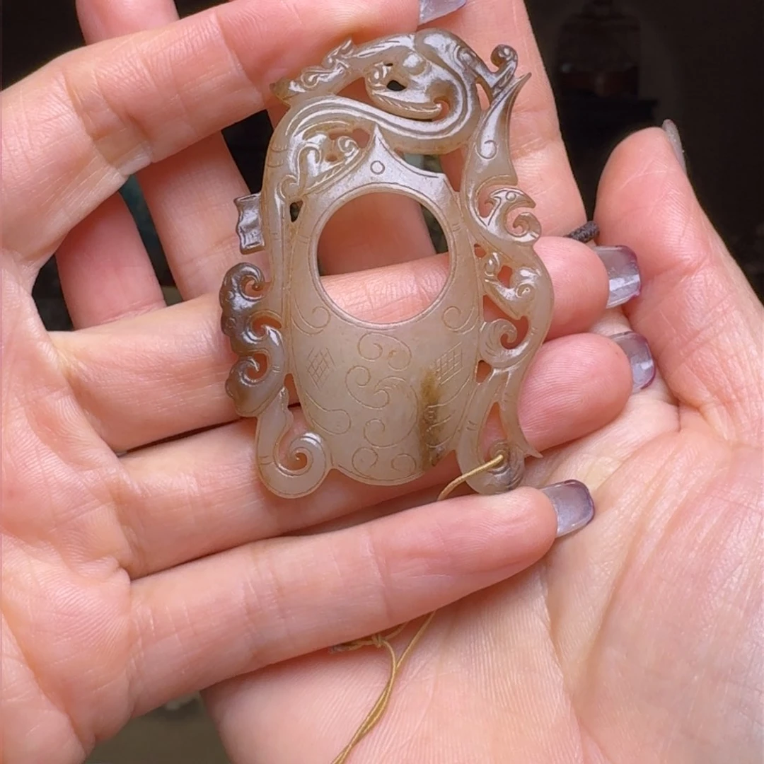 和田玉挂件未镶嵌神**飞