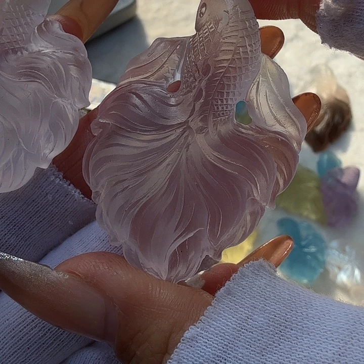 莫***莫水晶车挂未镶嵌水晶