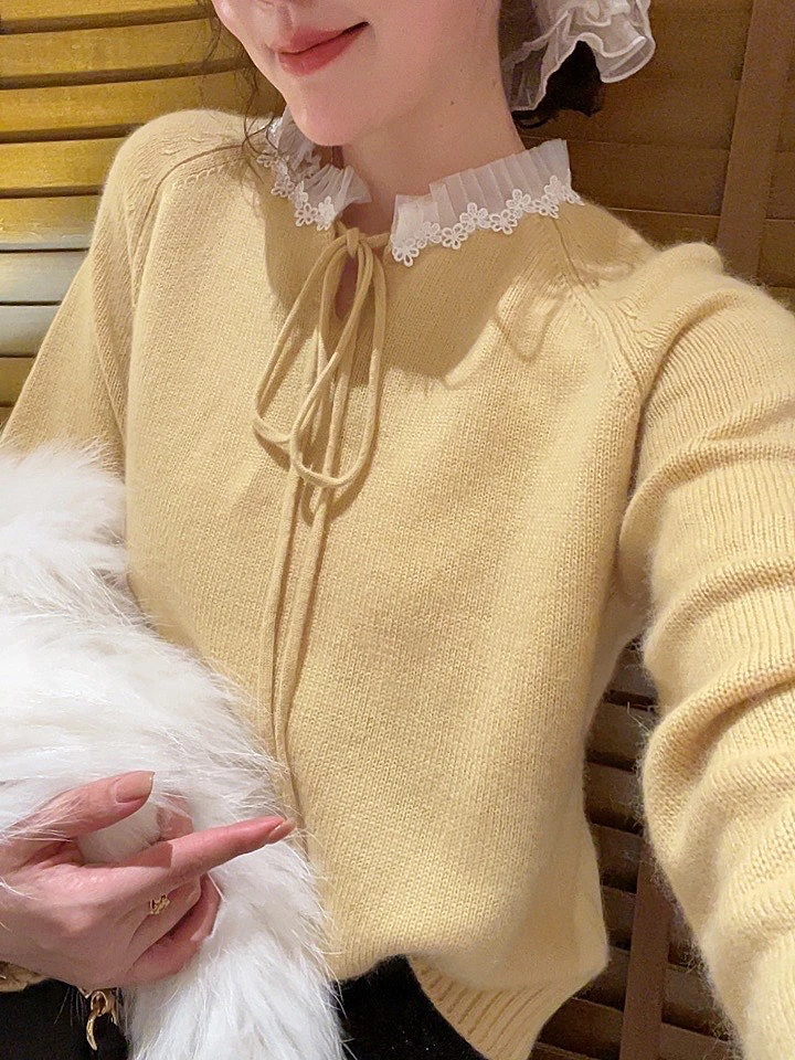 老赵服饰 韩系软糯温柔奶fufu蕾丝领系带毛衣 21AU3009
