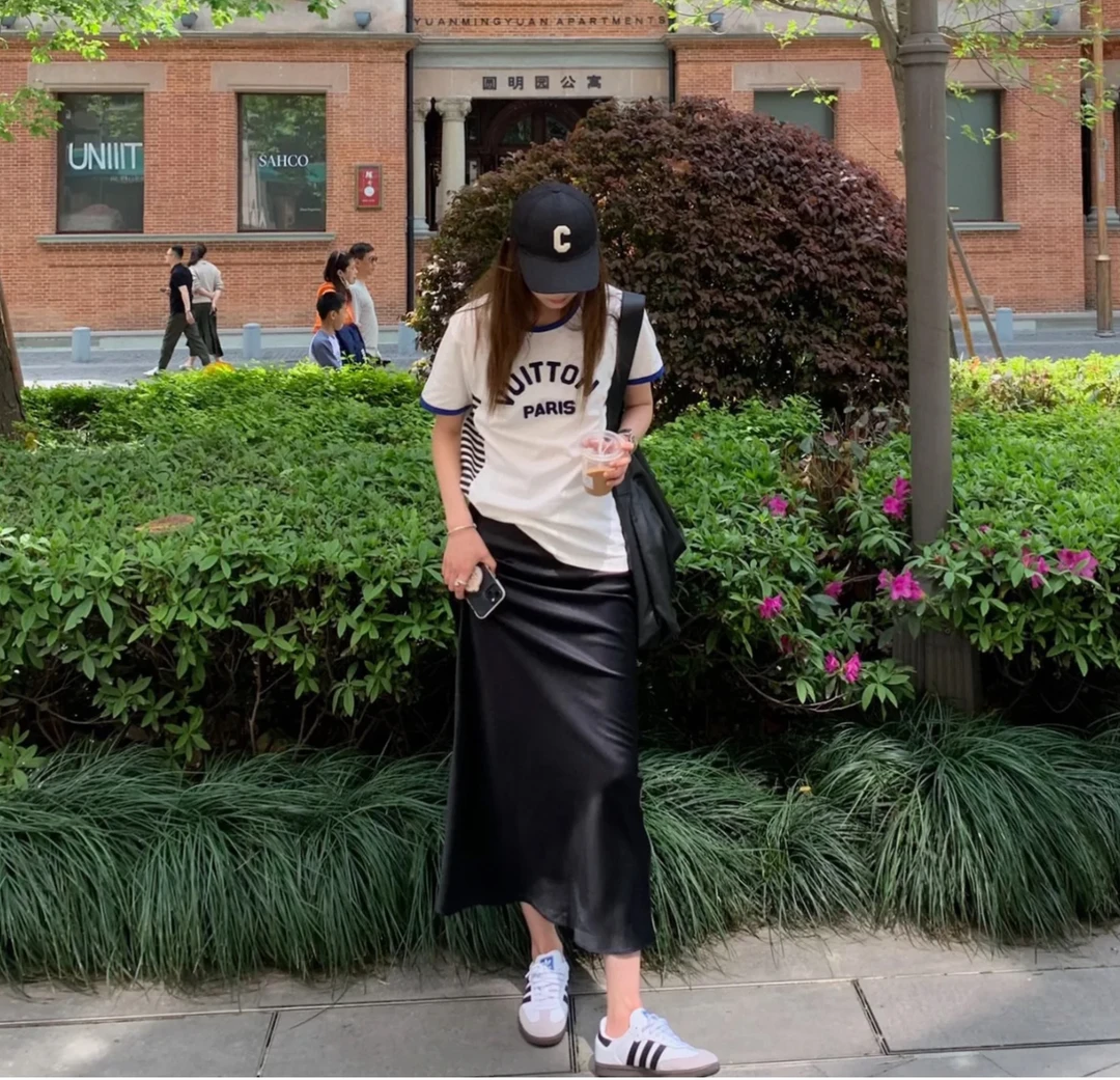 99新 LouisVuitton/路易威登  白色黑白条纹蓝色包边短袖 xs码