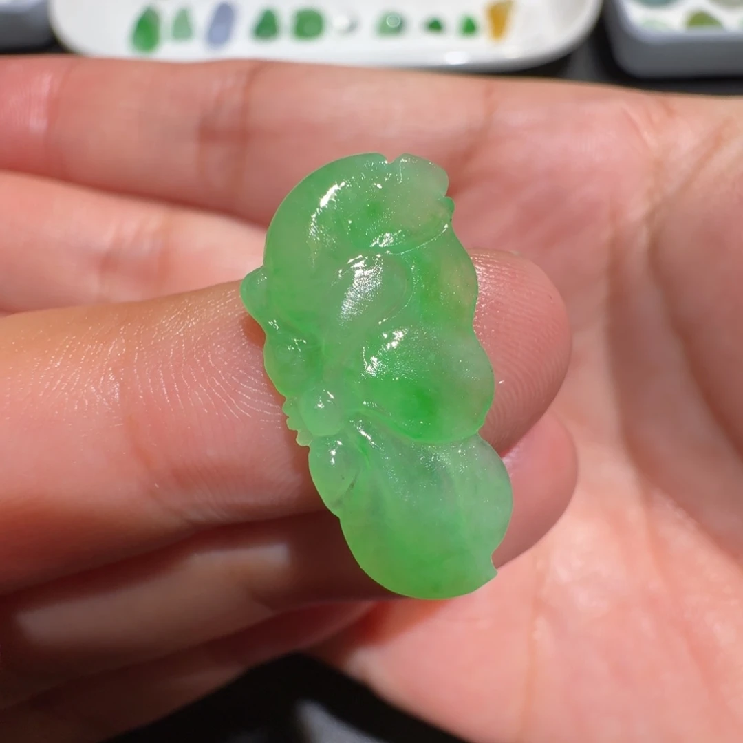 定制翡翠未镶嵌冰种满绿蝴蝶