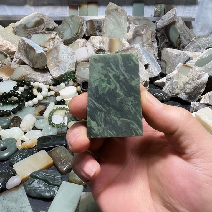 和田玉（糖玉）未镶嵌把件