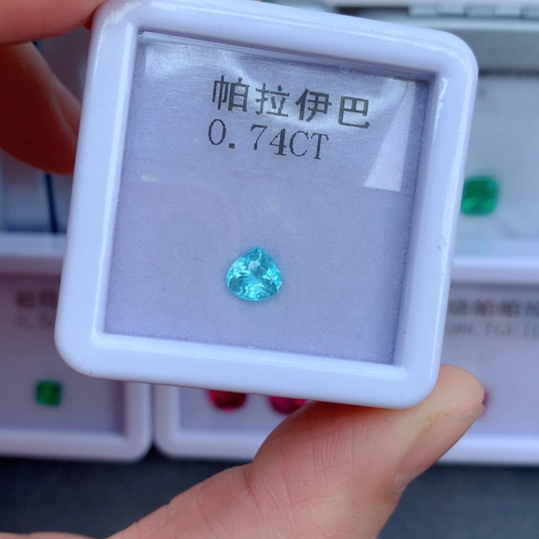 未镶嵌0.74克拉裸石帕拉依巴碧玺