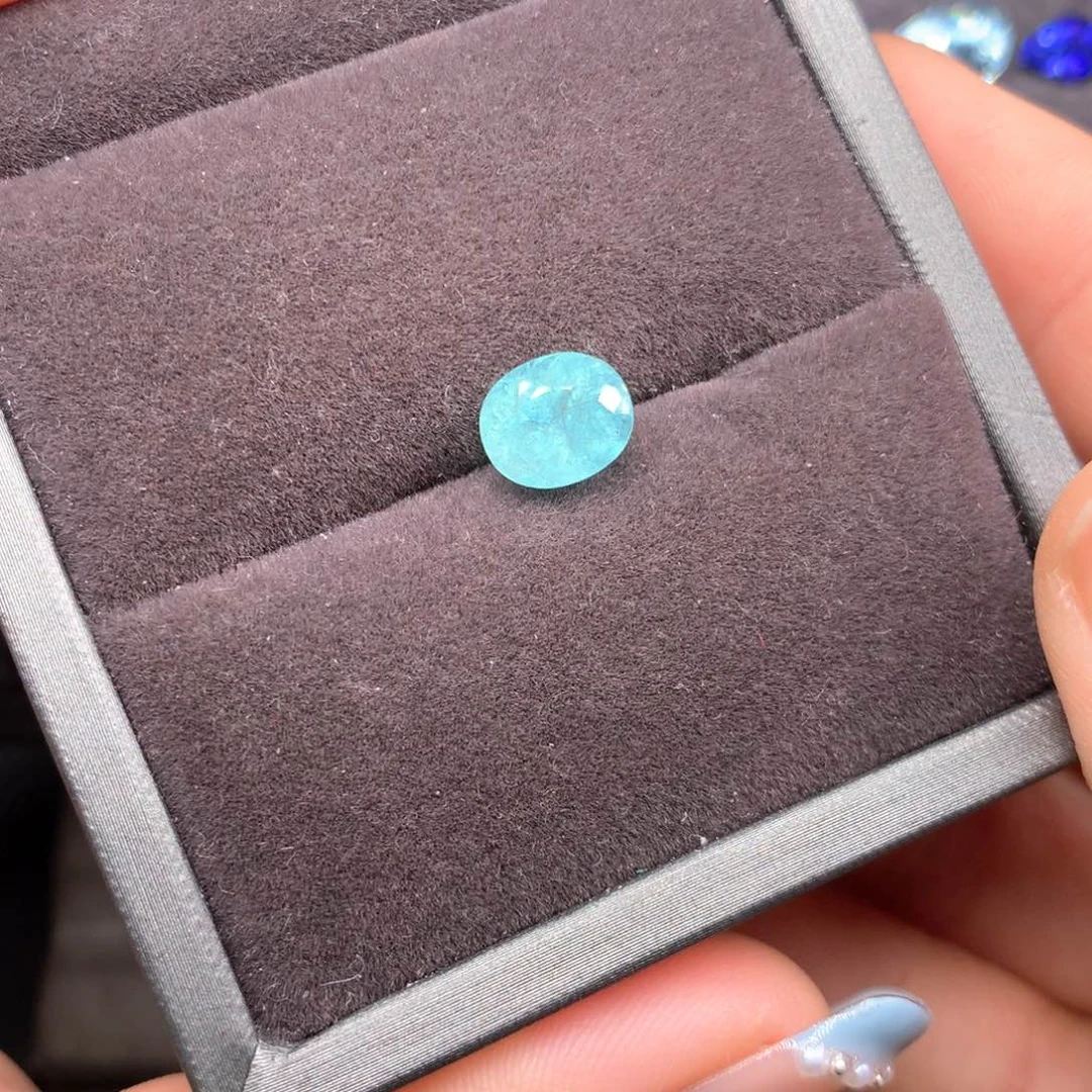 帕拉依巴碧玺2.67克拉未镶嵌