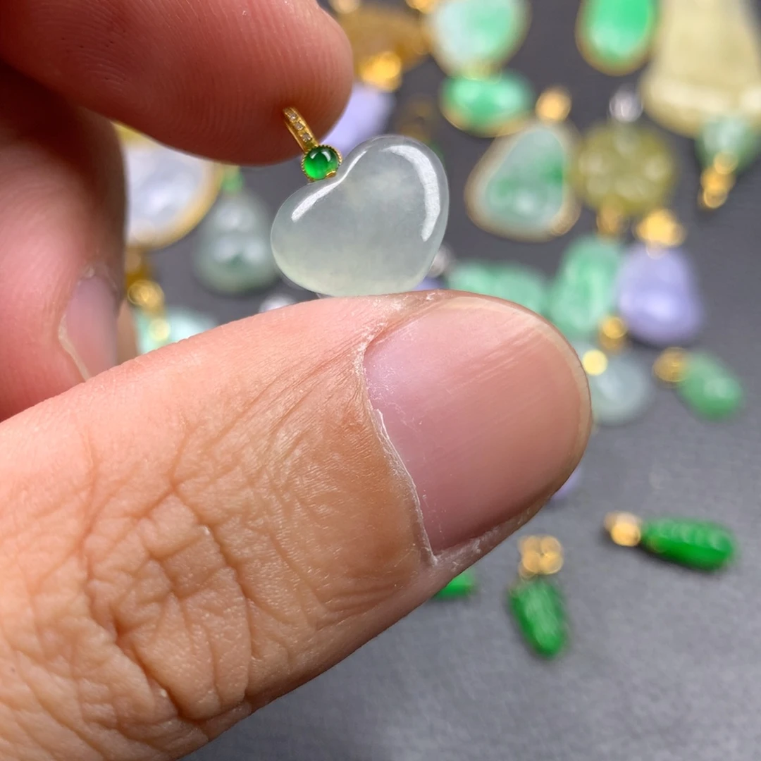 【闪购商品】颈饰18K金镶嵌翡翠翡翠