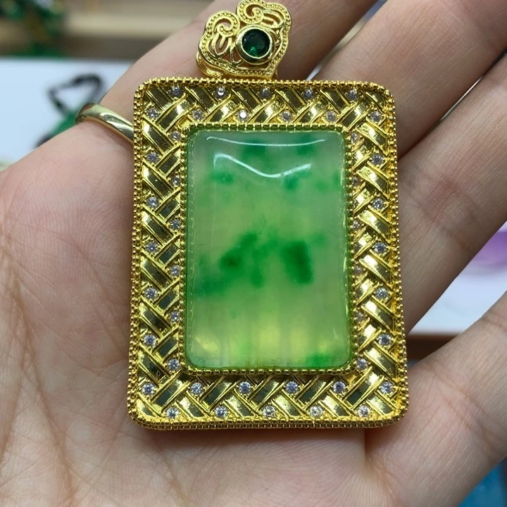 颈饰未镶嵌翡翠吊坠