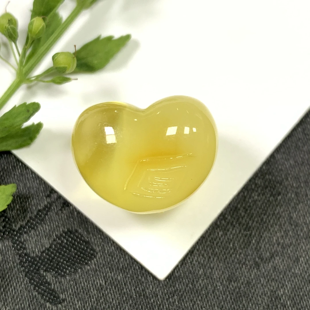 「戴琴珠宝」Z577-蜜蜡爱心吊坠（多样性发其一）