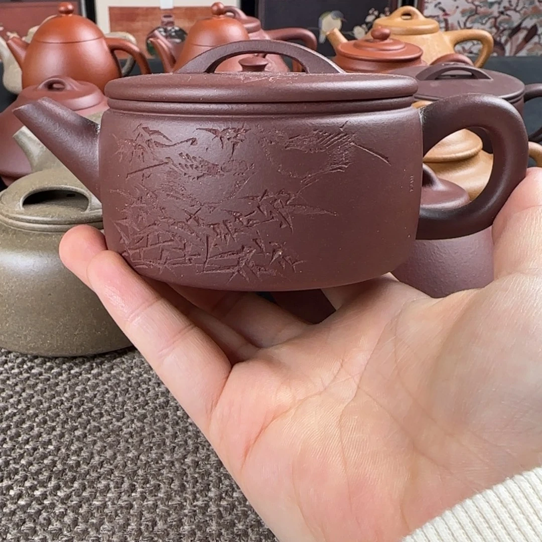 茶壶紫砂汉瓦200ml半手刻绘平台底槽青
