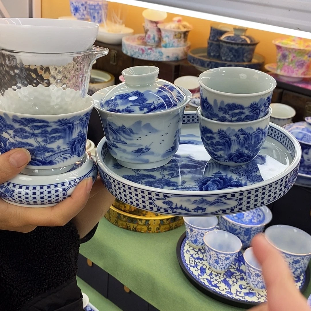 盖碗里的水煮开后放入