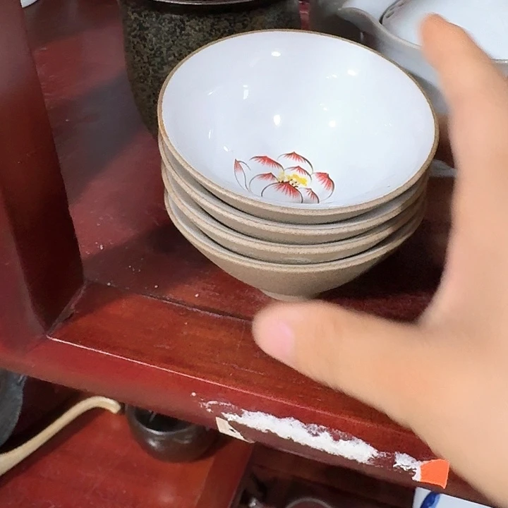 主人杯一个，瓷。。品茗瓷