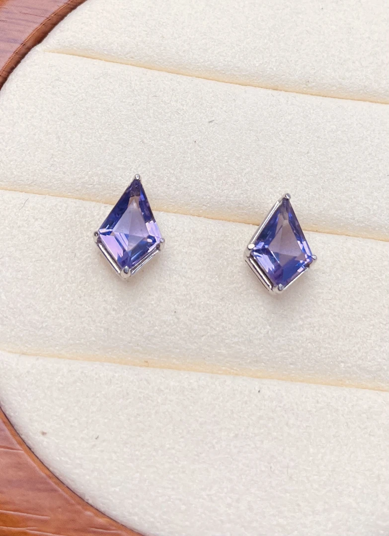 天然紫水晶风车切耳钉，时尚简约百搭