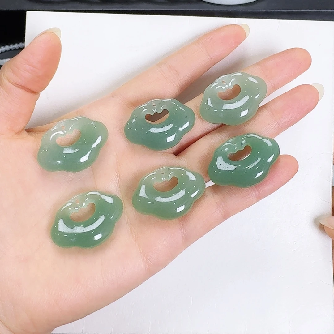 石英质玉未镶嵌颈饰如意锁多样性发其一