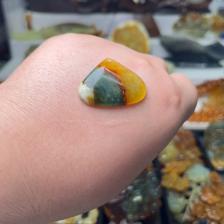 蛇纹石玉未镶嵌挂件