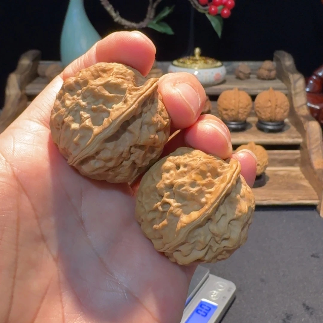文玩核桃把件云南铁核桃18